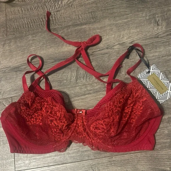 Contradiction by Poir Moi Red Lace Lingerie Set 34C with UK 10 - Picture 2 of 3